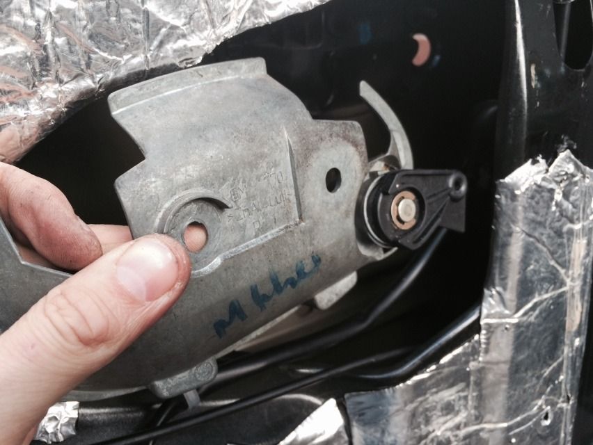 removing & refitting a corsa c ignition barrel, boot lock & driver door